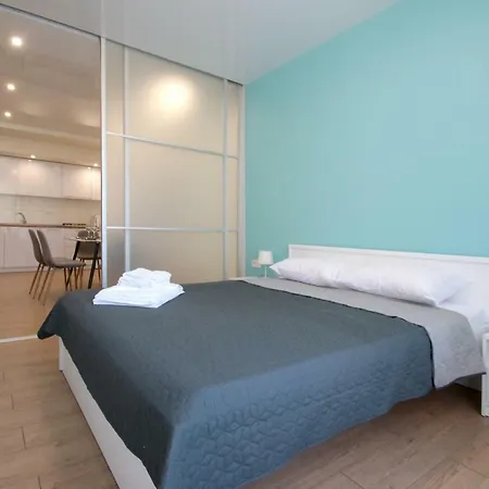 Center Vip New Building Апартаменти *